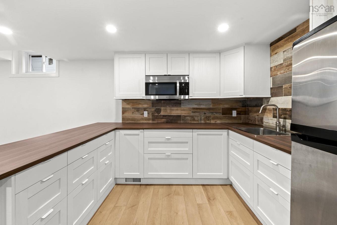 3162 Romans Avenue, Halifax, NS - Indoor Photo Showing Kitchen