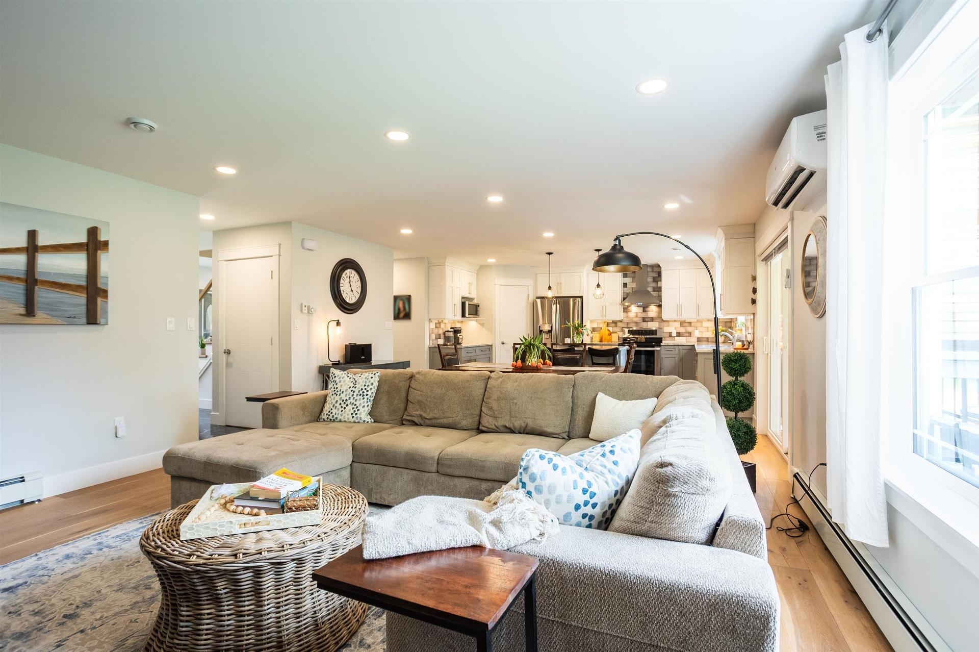 123 Beach Grove Road, Charlottetown, PE - Indoor Photo Showing Living Room