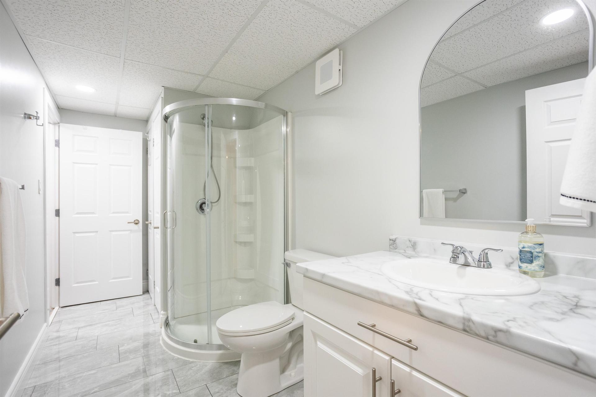 123 Beach Grove Road, Charlottetown, PE - Indoor Photo Showing Bathroom