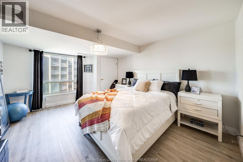 3601 Riverside Drive East Unit# 607, Windsor, ON - Indoor Photo Showing Bedroom