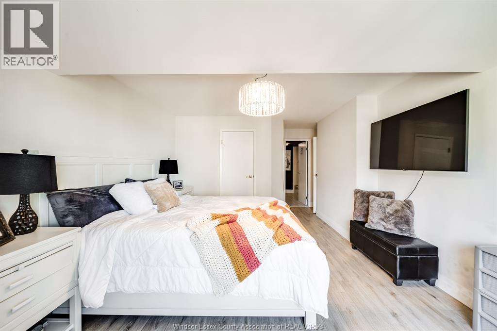 3601 Riverside Drive East Unit# 607, Windsor, ON - Indoor Photo Showing Bedroom