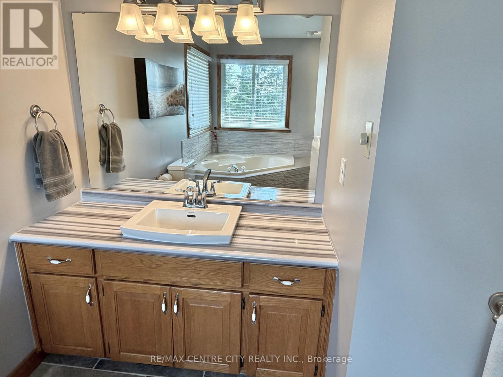 PRIMARY BEDROOM ENSUITE - 31 Cavanaugh Crescent, St. Thomas, ON - Indoor Photo Showing Bathroom