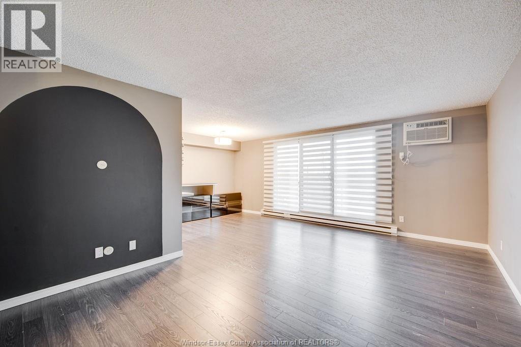 9099 Riverside Drive Unit# 221 E, Windsor, ON - Indoor