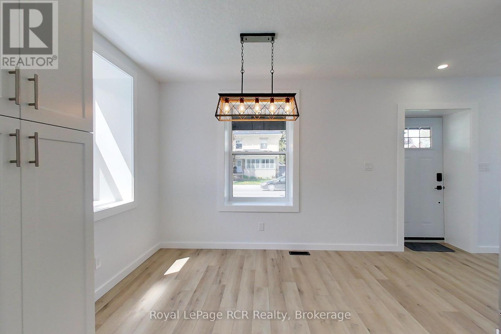 563 7Th Avenue, Hanover, ON