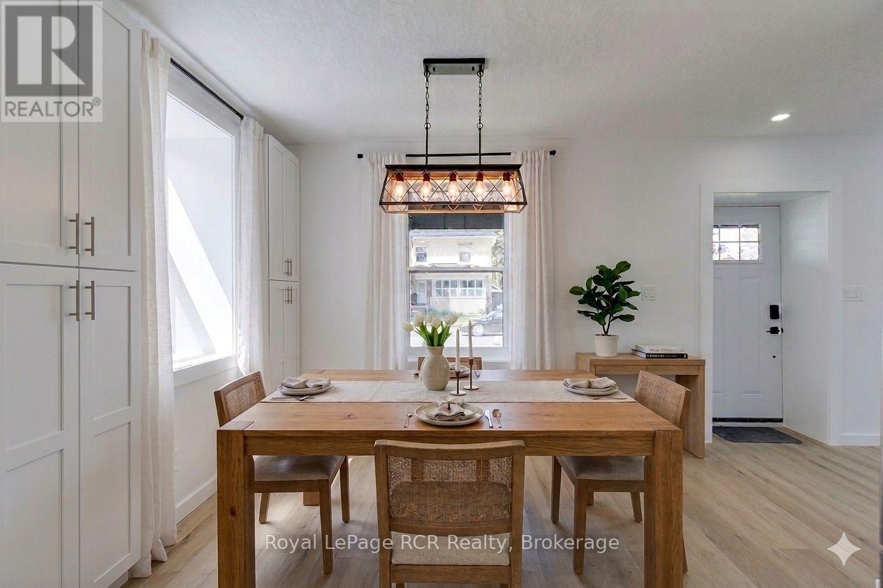 Virtually Staged - 563 7Th Avenue, Hanover, ON