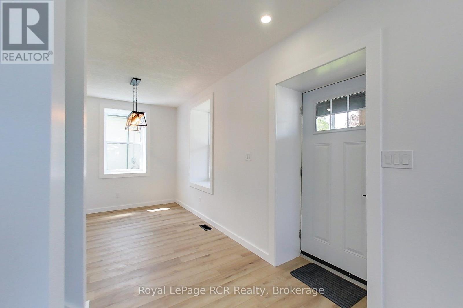 563 7Th Avenue, Hanover, ON