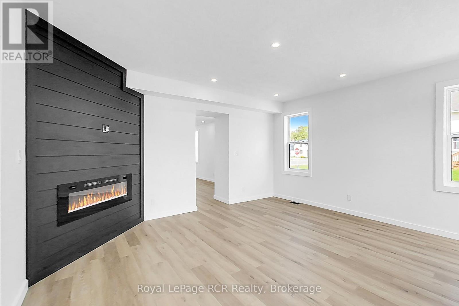 563 7Th Avenue, Hanover, ON
