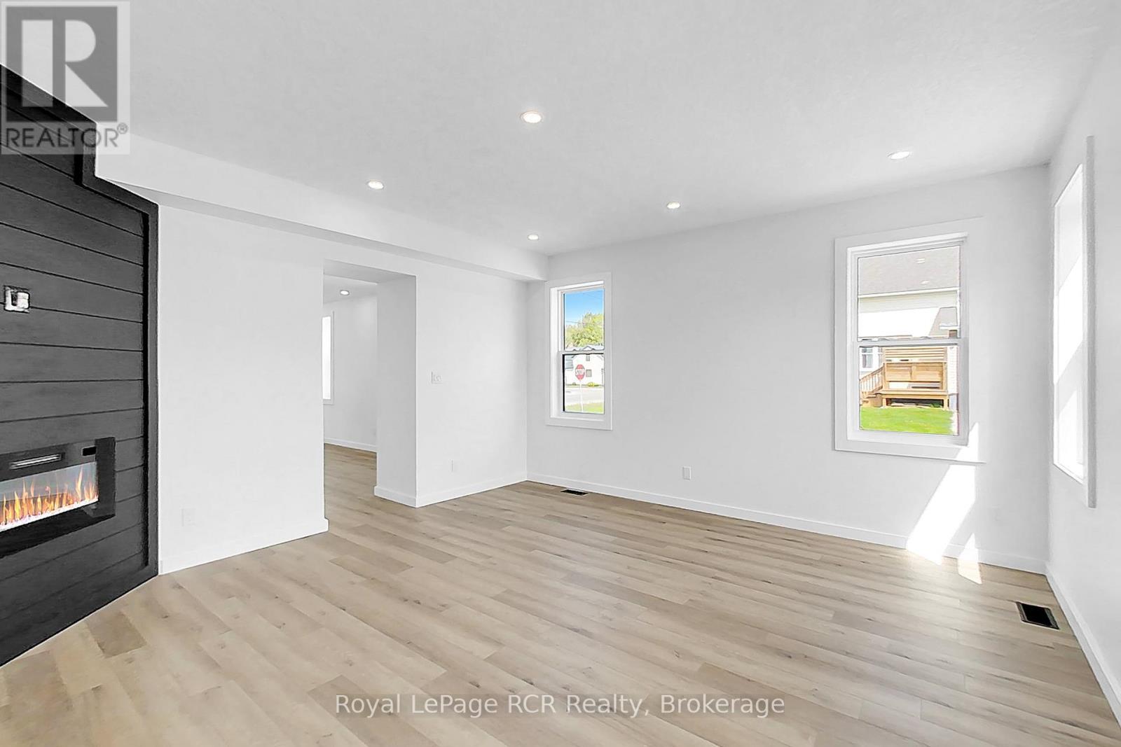 563 7Th Avenue, Hanover, ON