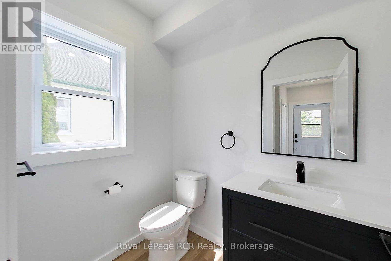 563 7Th Avenue, Hanover, ON