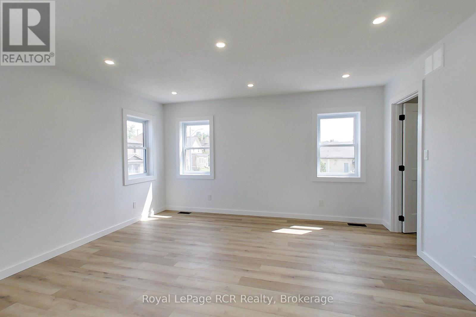 563 7Th Avenue, Hanover, ON