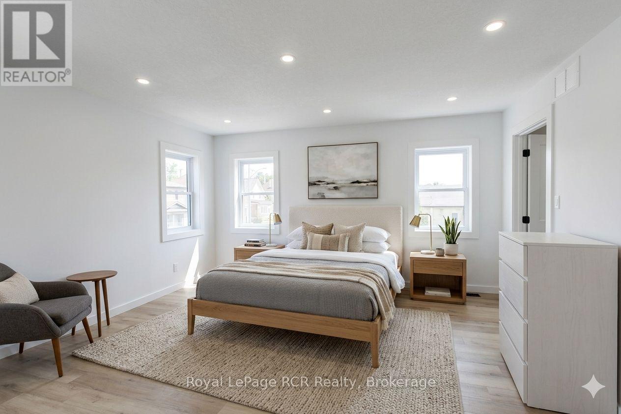 Virtually Staged - 563 7Th Avenue, Hanover, ON