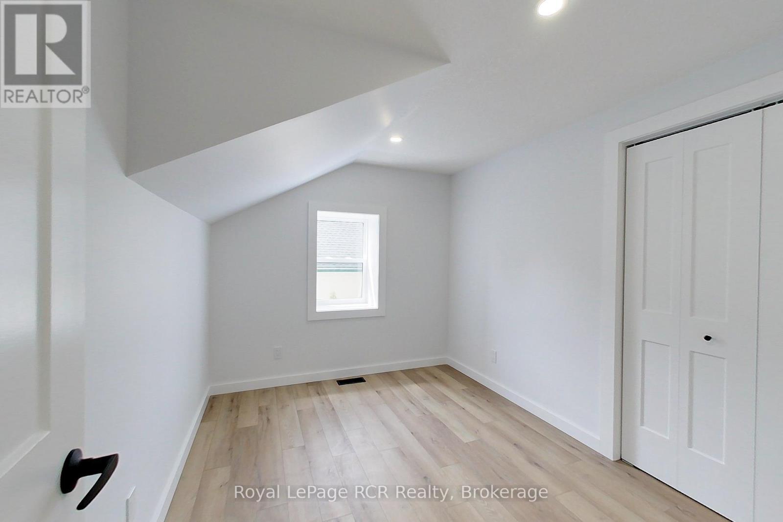 563 7Th Avenue, Hanover, ON