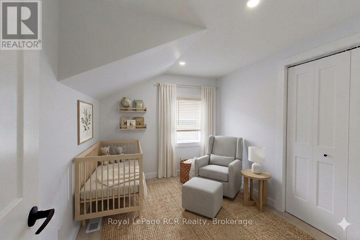 Virtually Staged - 563 7Th Avenue, Hanover, ON