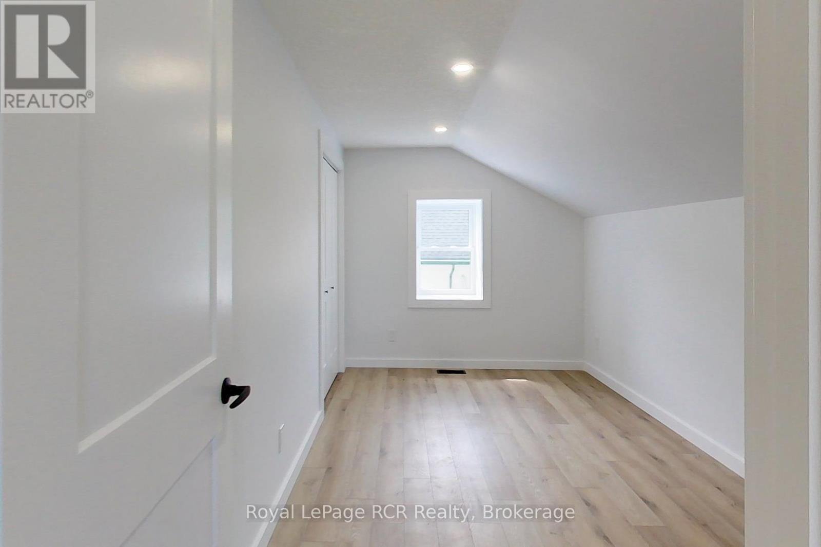 563 7Th Avenue, Hanover, ON