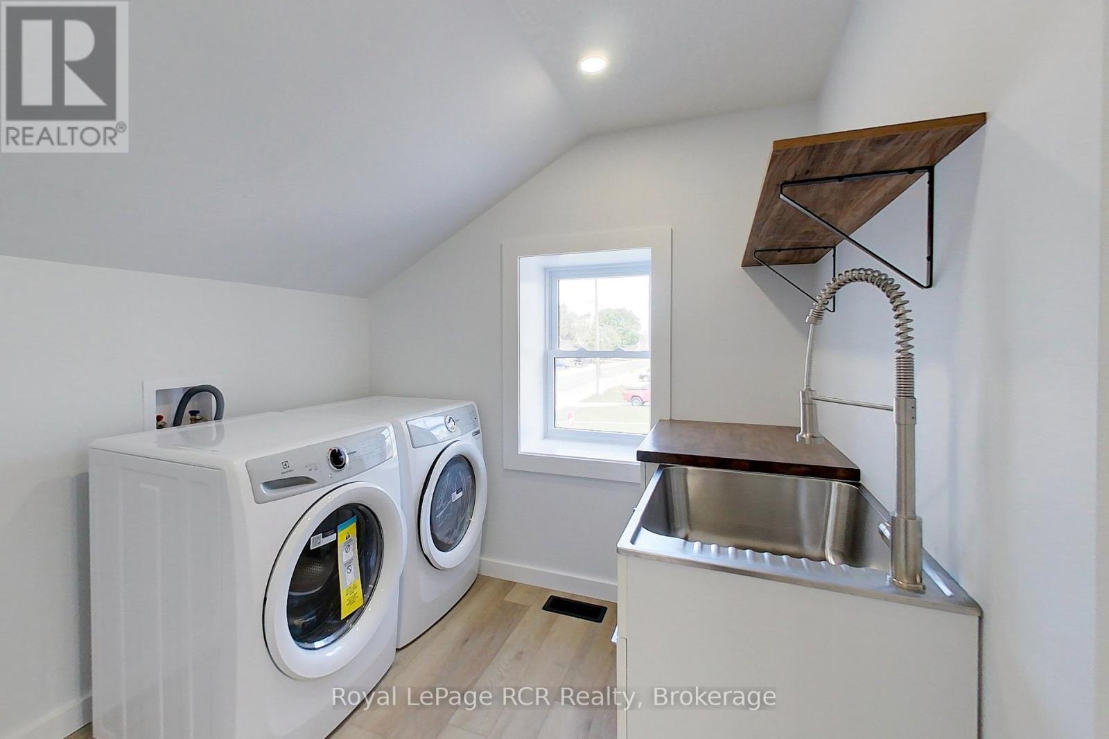 563 7Th Avenue, Hanover, ON