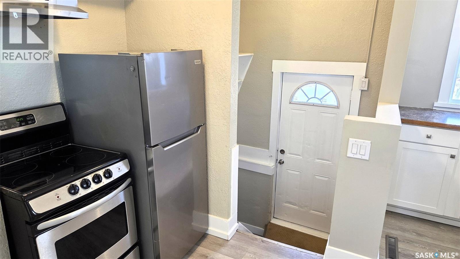 2023 Atkinson Street, Regina, SK - Indoor Photo Showing Kitchen