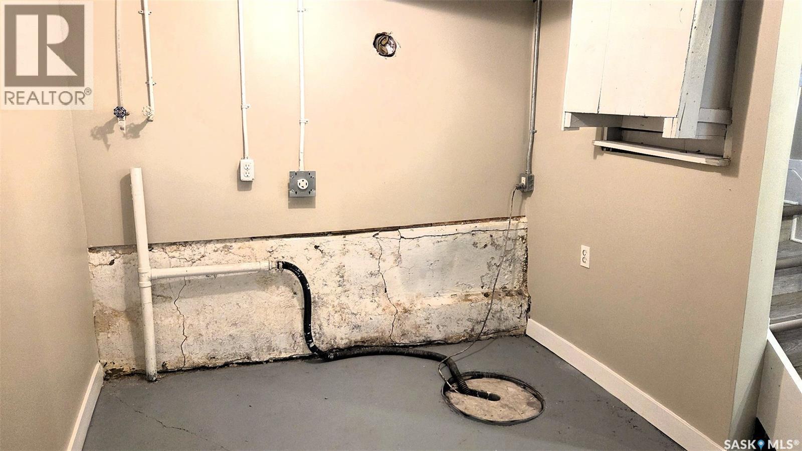 2023 Atkinson Street, Regina, SK - Indoor