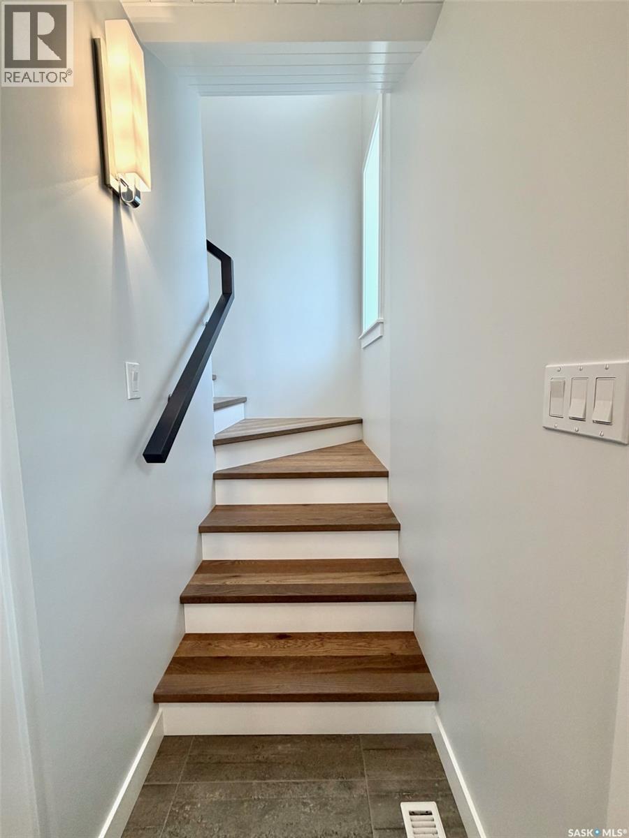 607 K Avenue S, Saskatoon, SK - Indoor Photo Showing Other Room