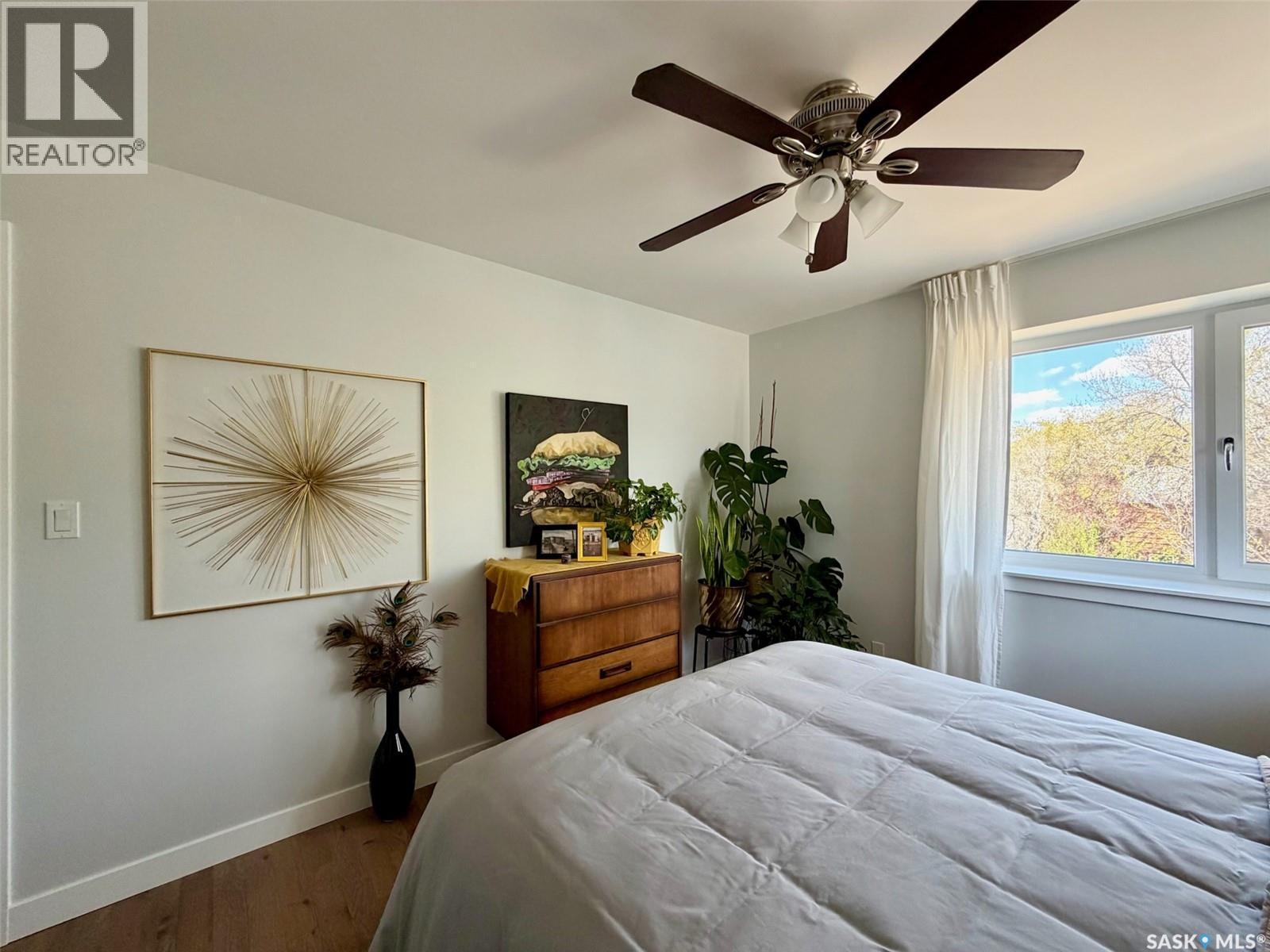 607 K Avenue S, Saskatoon, SK - Indoor Photo Showing Bedroom