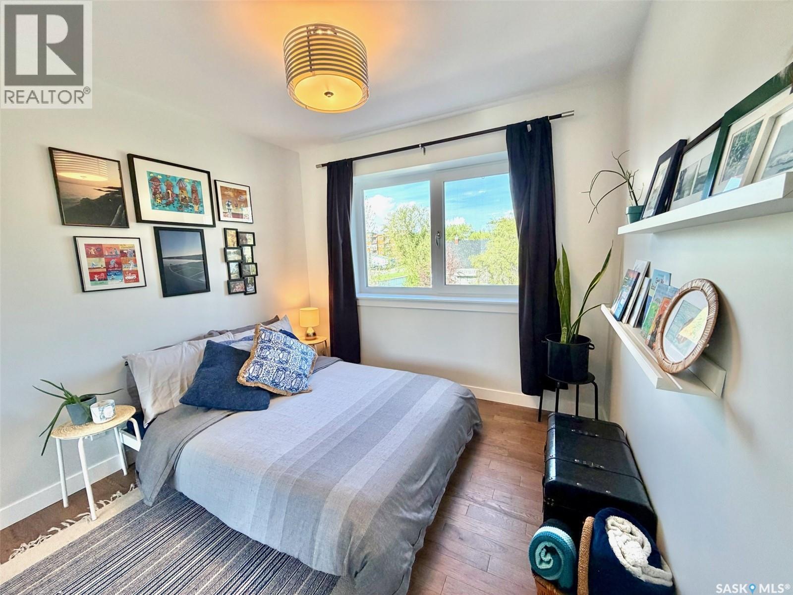 607 K Avenue S, Saskatoon, SK - Indoor Photo Showing Bedroom