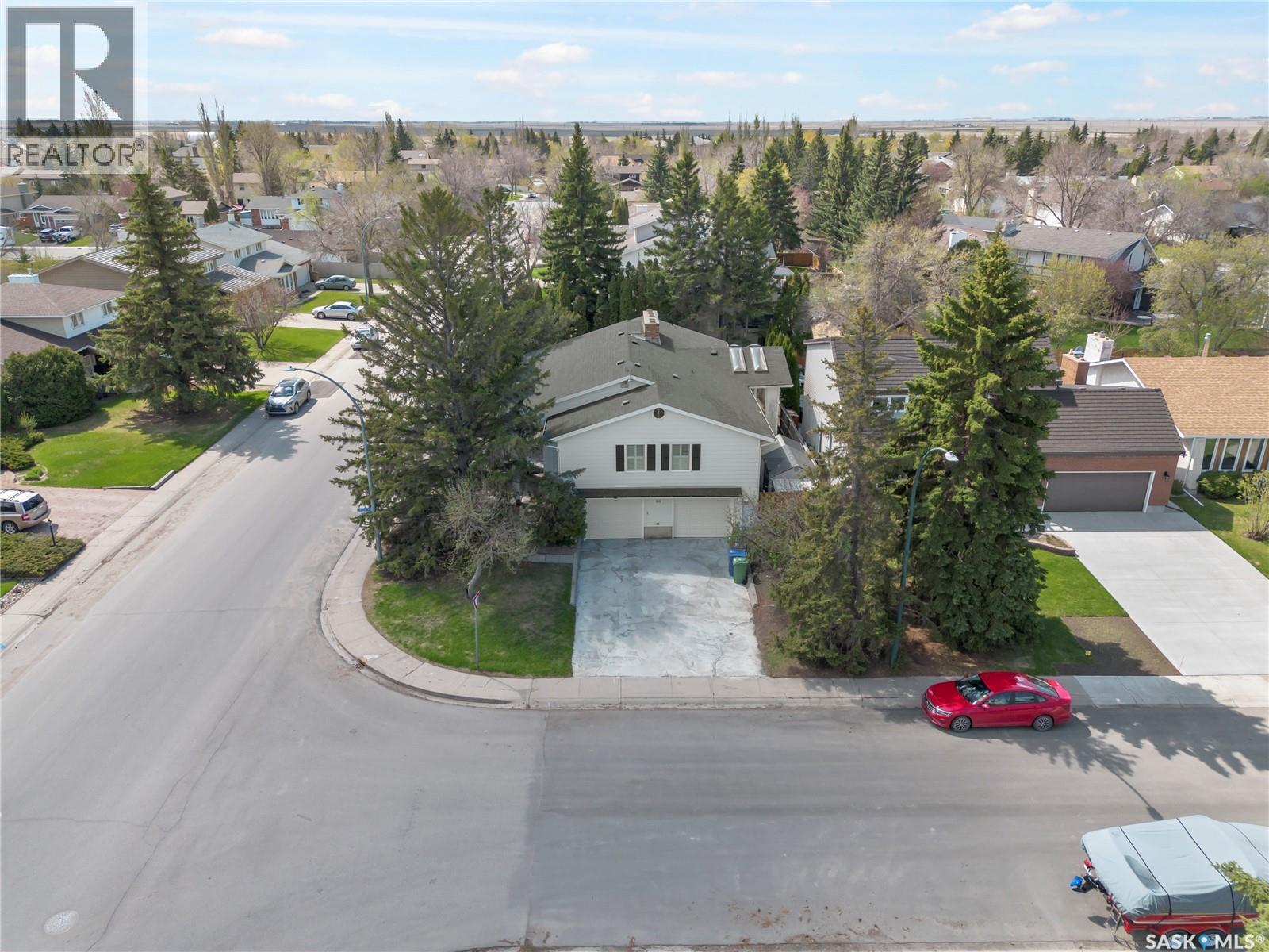 66 Leslie Place, Regina, SK - Outdoor