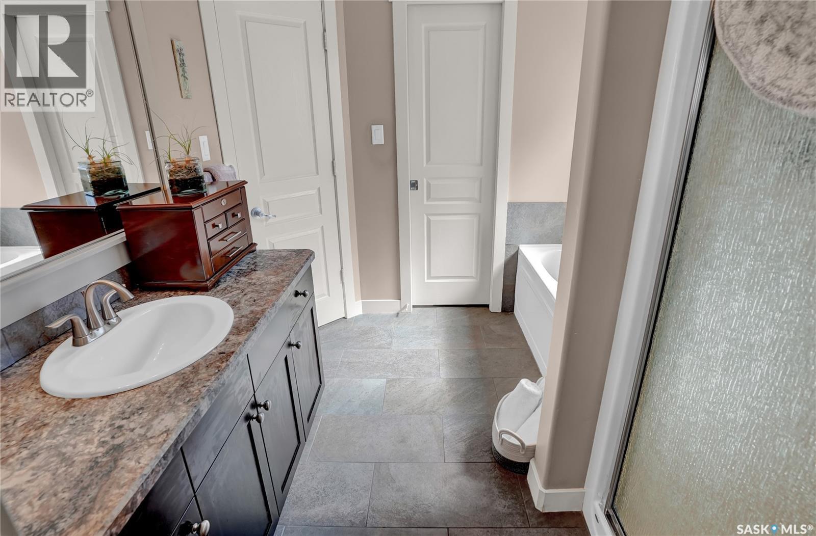4117 Green Rose Crescent, Regina, SK - Indoor Photo Showing Bathroom