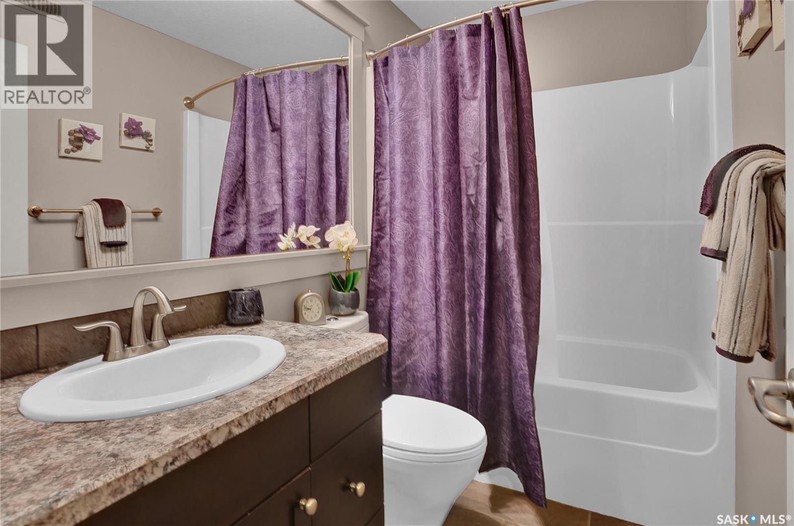4117 Green Rose Crescent, Regina, SK - Indoor Photo Showing Bathroom