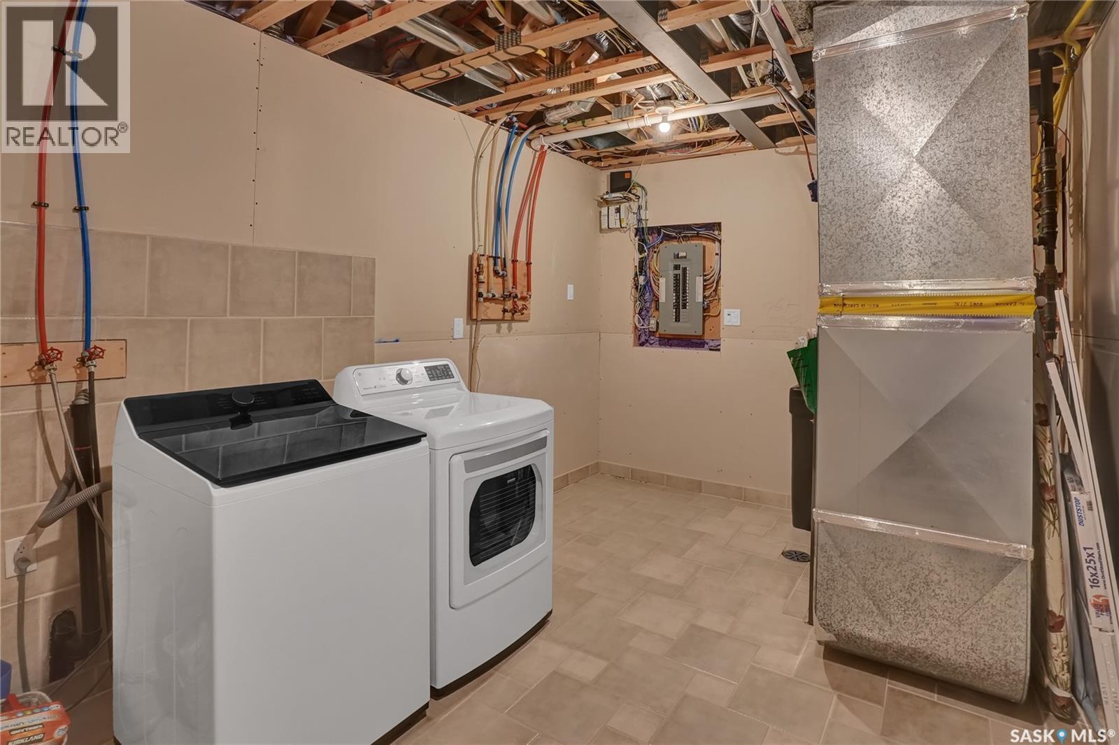 4117 Green Rose Crescent, Regina, SK - Indoor Photo Showing Laundry Room
