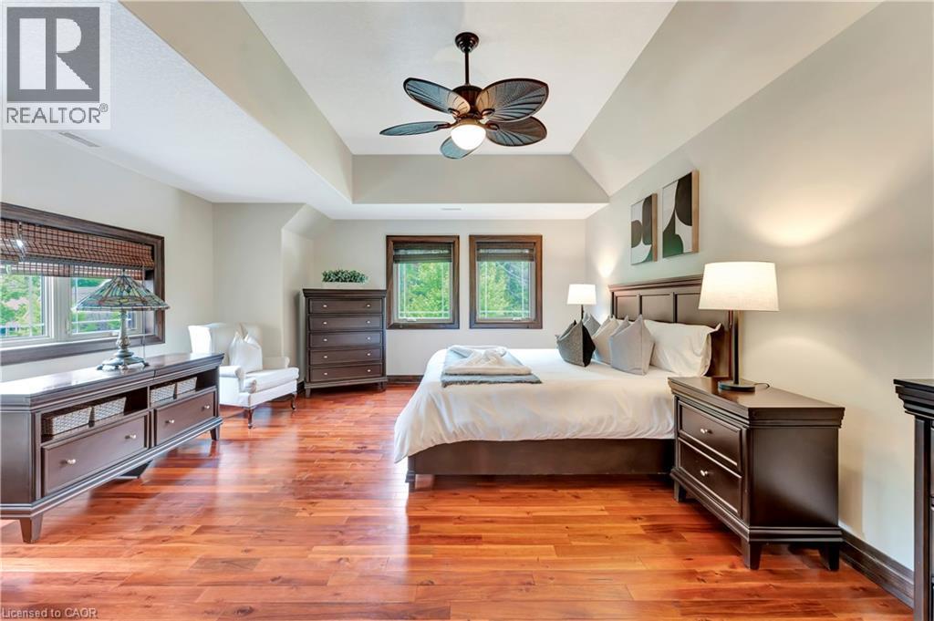 11 Maple Hill Drive, Kitchener, ON - Indoor Photo Showing Bedroom