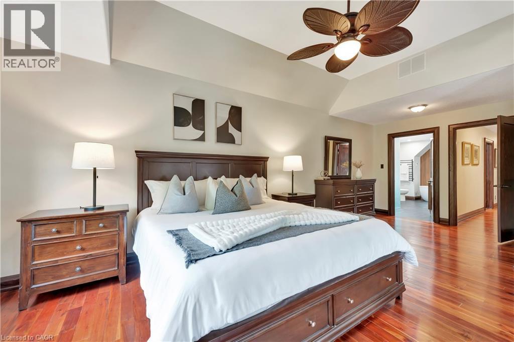 11 Maple Hill Drive, Kitchener, ON - Indoor Photo Showing Bedroom