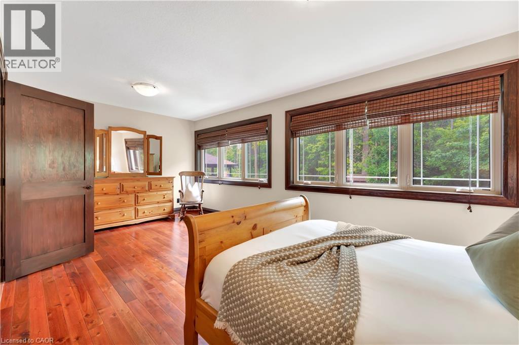 11 Maple Hill Drive, Kitchener, ON - Indoor Photo Showing Bedroom