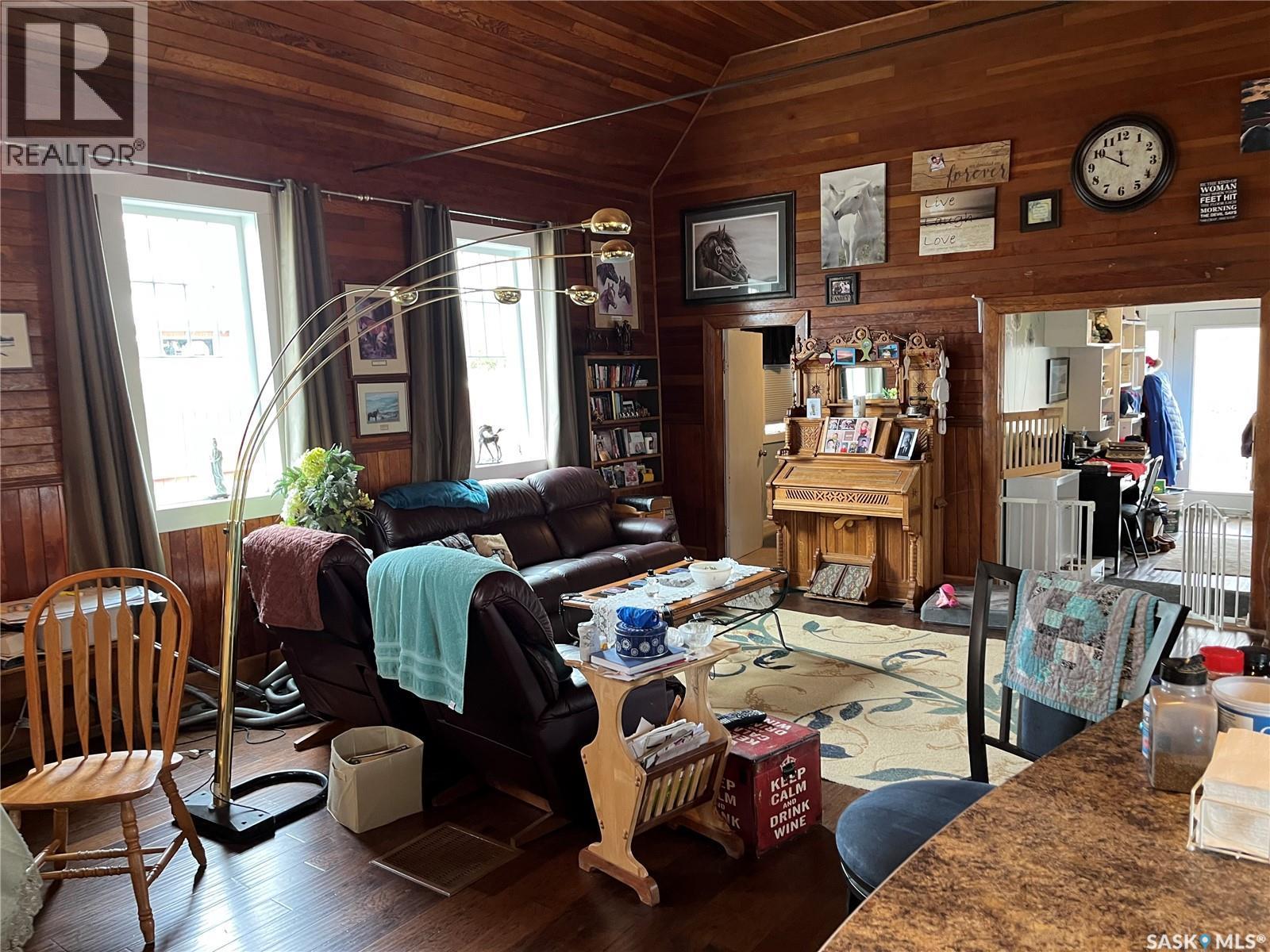 158 Municipal Road, Coronach, SK - Indoor Photo Showing Dining Room