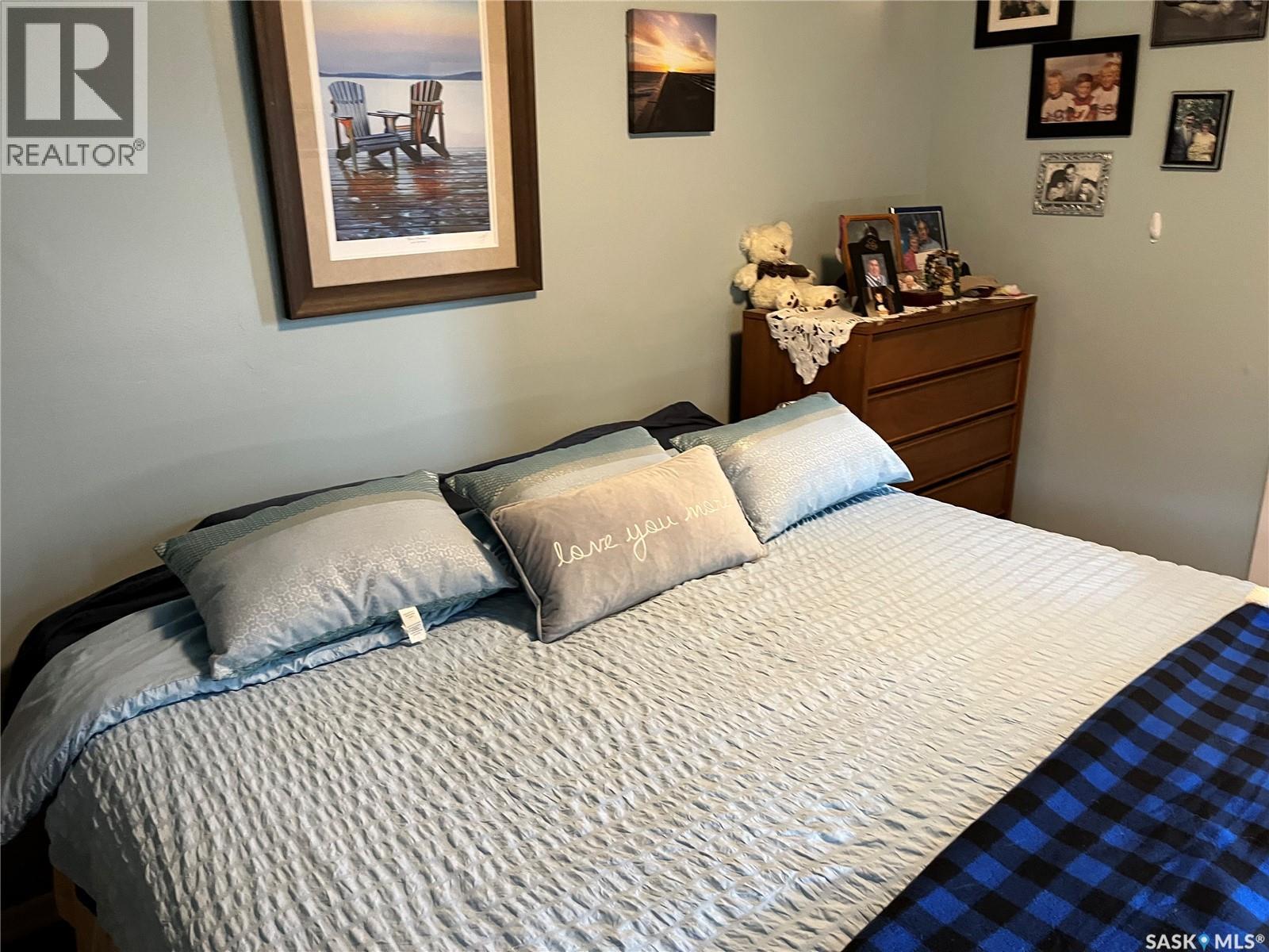 158 Municipal Road, Coronach, SK - Indoor Photo Showing Bedroom