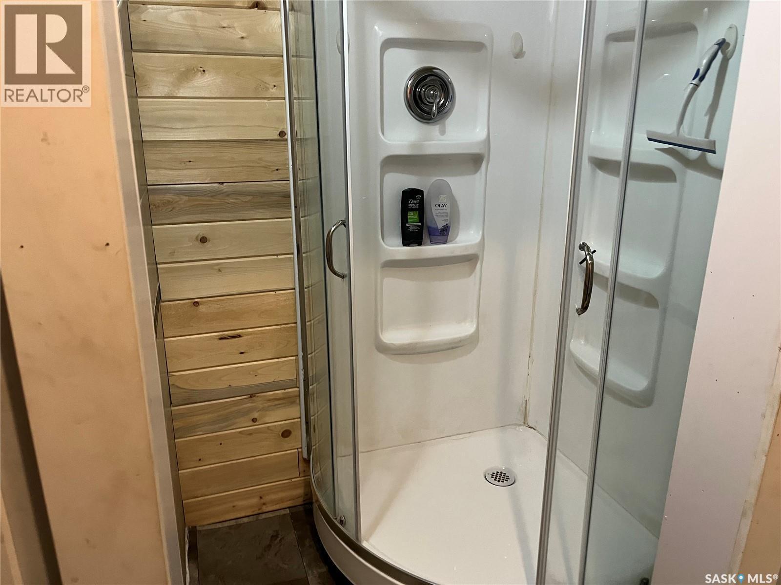 158 Municipal Road, Coronach, SK - Indoor Photo Showing Bathroom