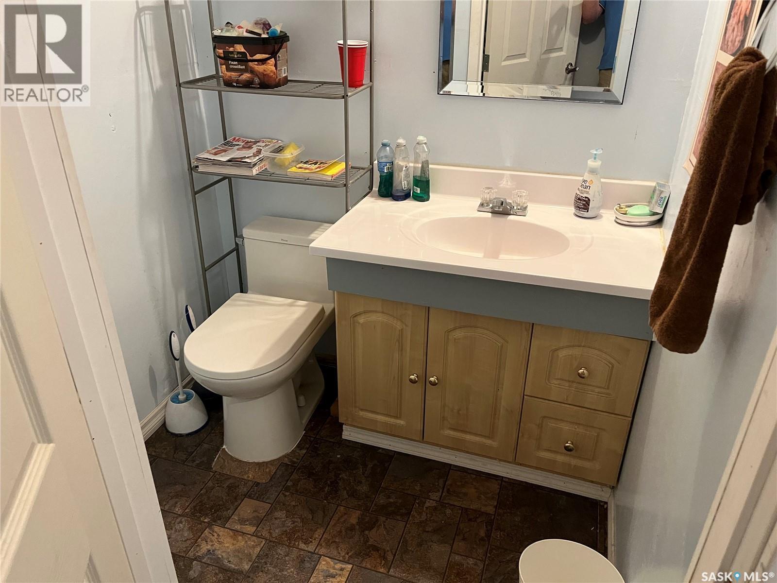 158 Municipal Road, Coronach, SK - Indoor Photo Showing Bathroom