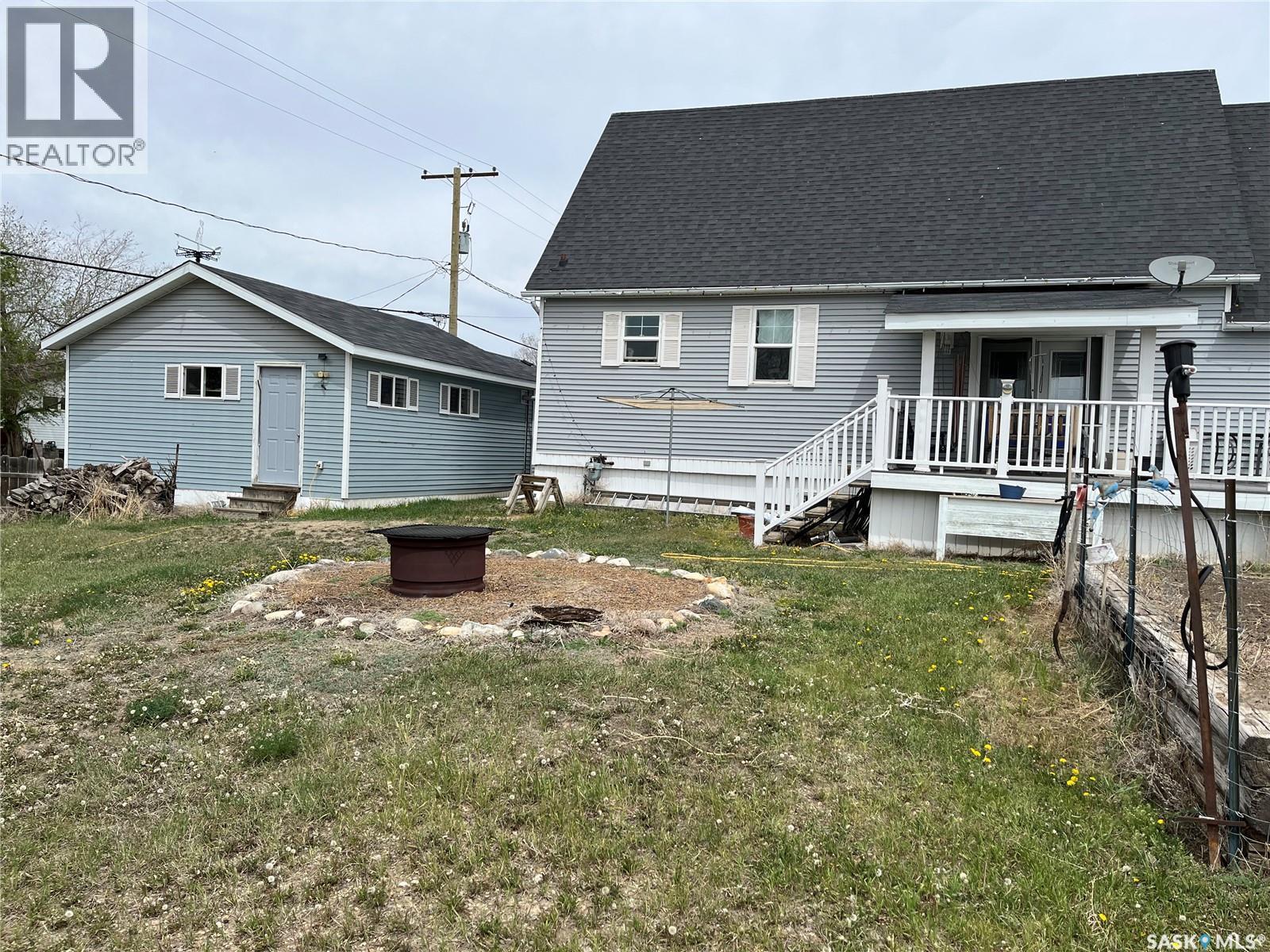 158 Municipal Road, Coronach, SK - Outdoor With Deck Patio Veranda