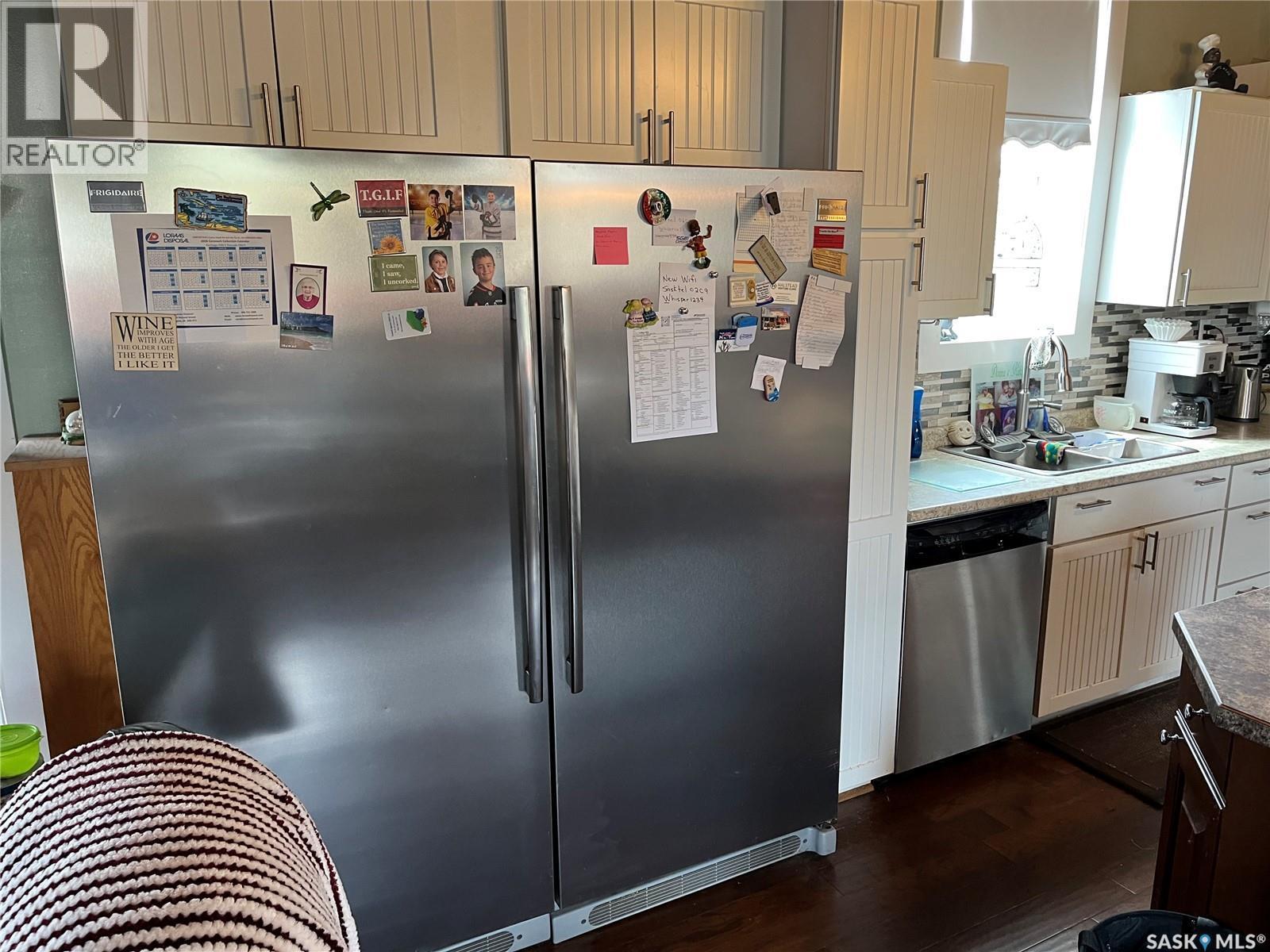 158 Municipal Road, Coronach, SK - Indoor Photo Showing Kitchen With Double Sink