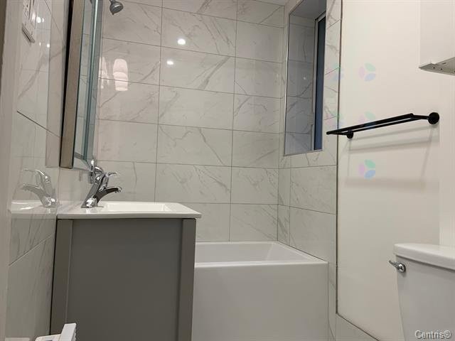 Bathroom - 1-811 Av. Davaar, Montréal (Outremont), QC - Indoor Photo Showing Bathroom