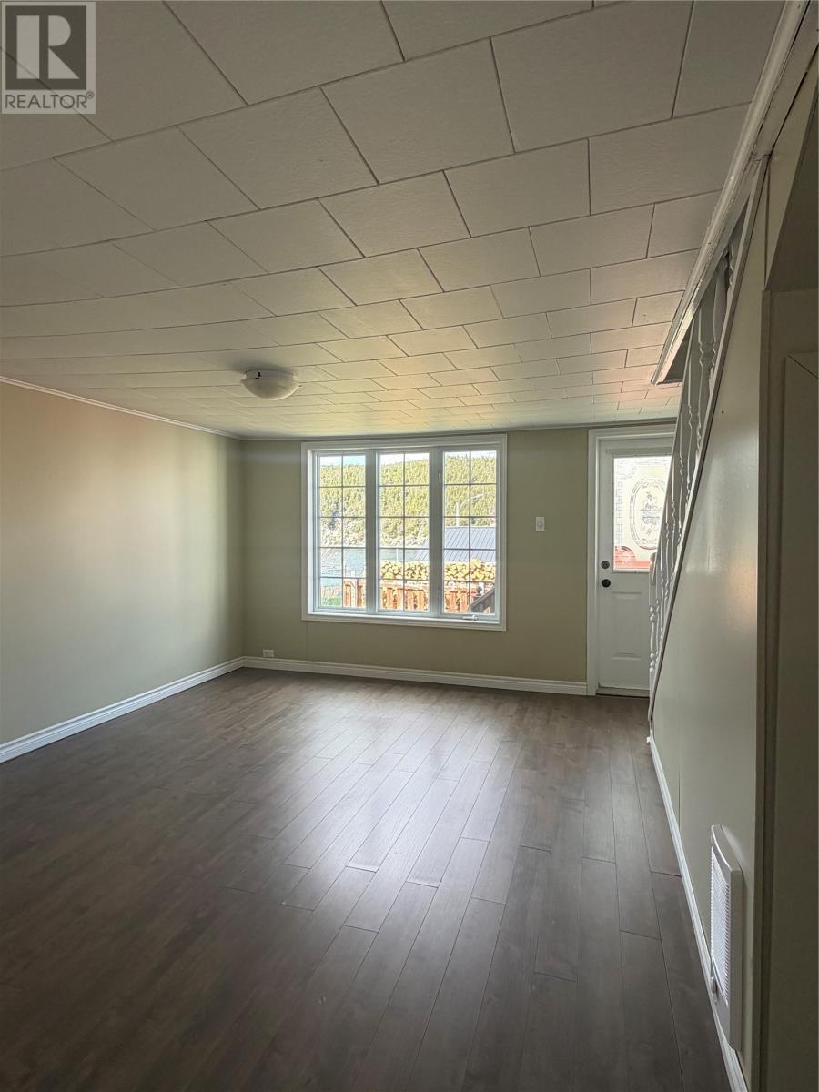 5A Bank Street, St Bernards Jacques Fontaine, NL