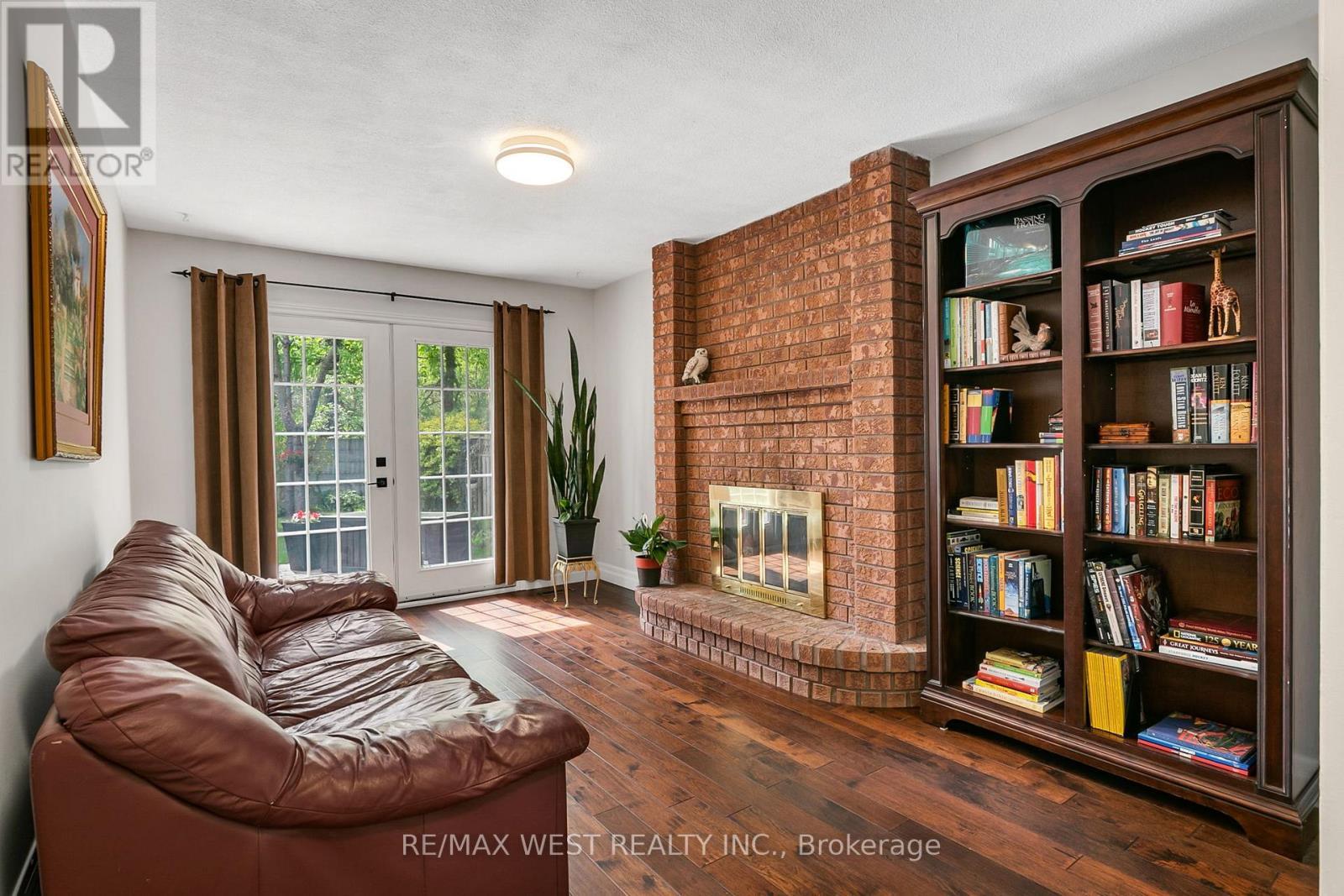 930 Maramis Court, Mississauga, ON - Indoor With Fireplace