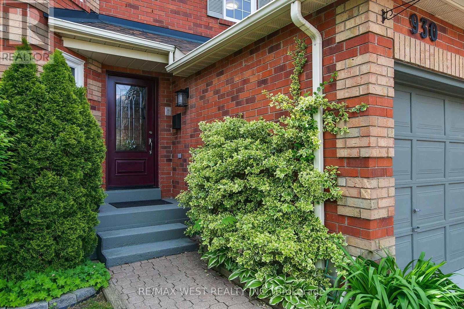 930 Maramis Court, Mississauga, ON - Outdoor