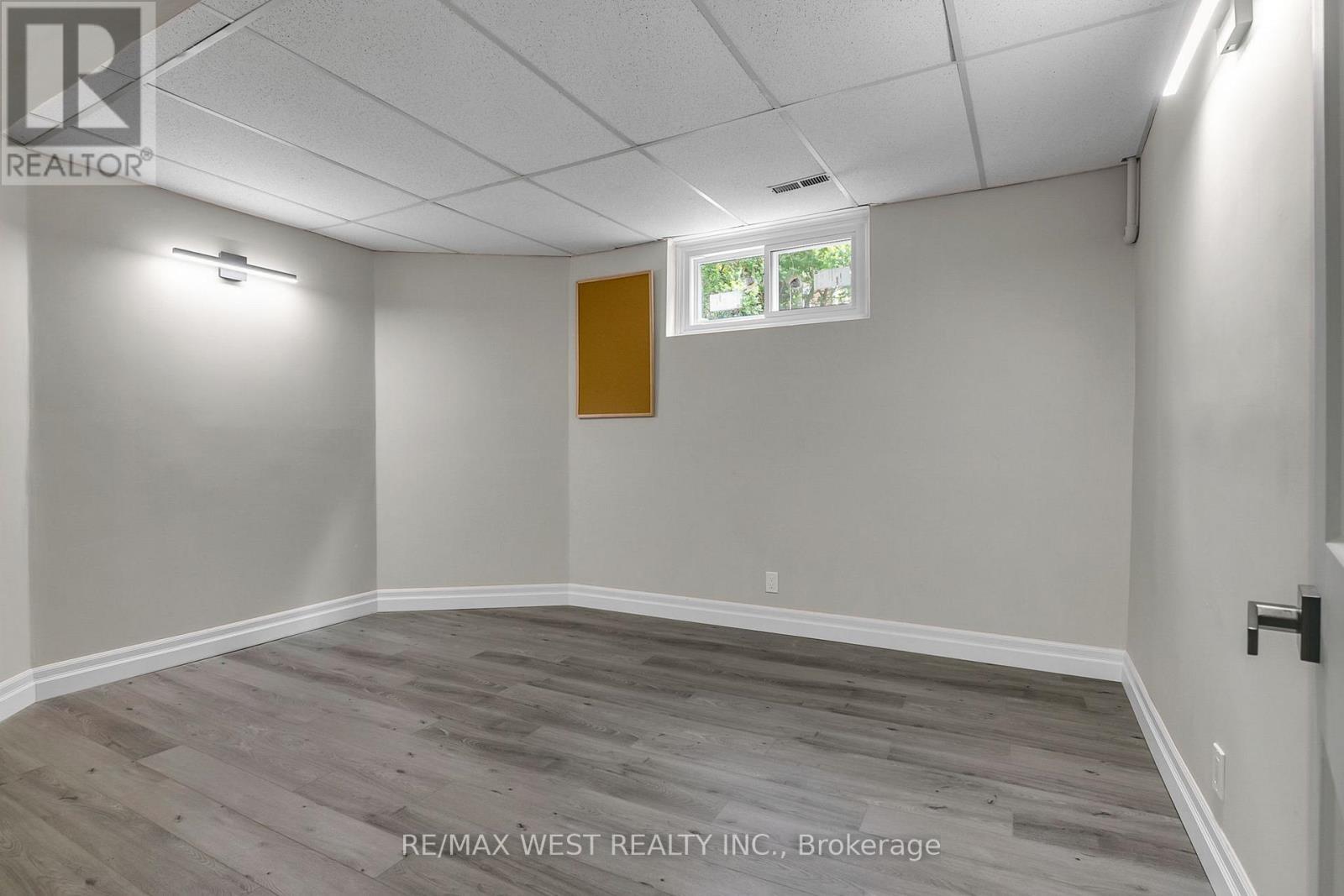 930 Maramis Court, Mississauga, ON - Indoor Photo Showing Other Room