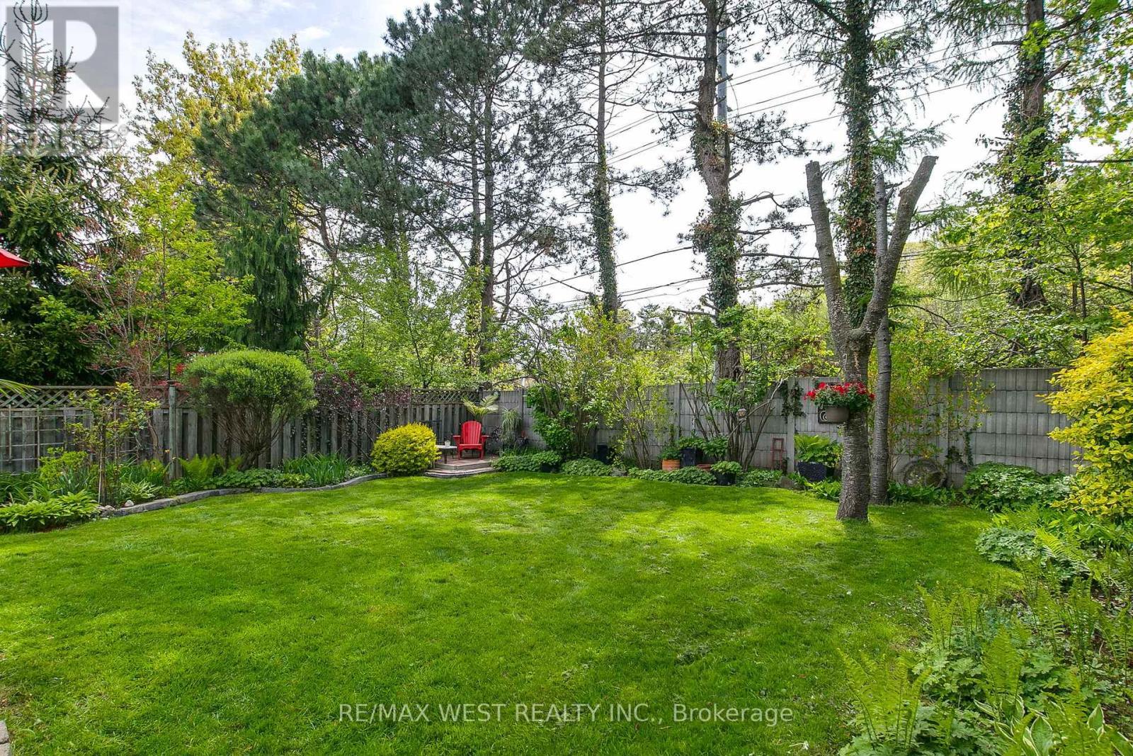930 Maramis Court, Mississauga, ON - Outdoor