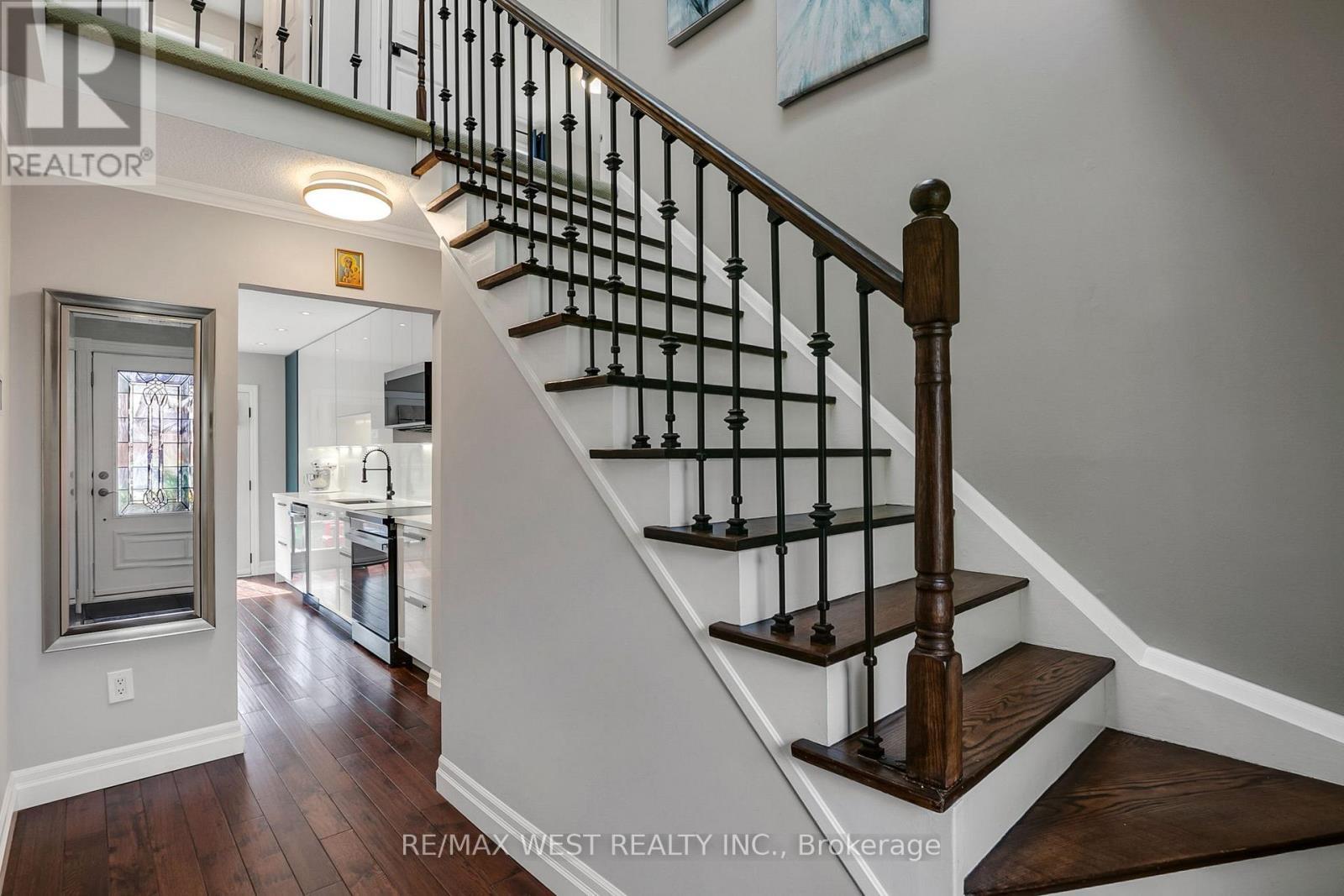 930 Maramis Court, Mississauga, ON - Indoor Photo Showing Other Room
