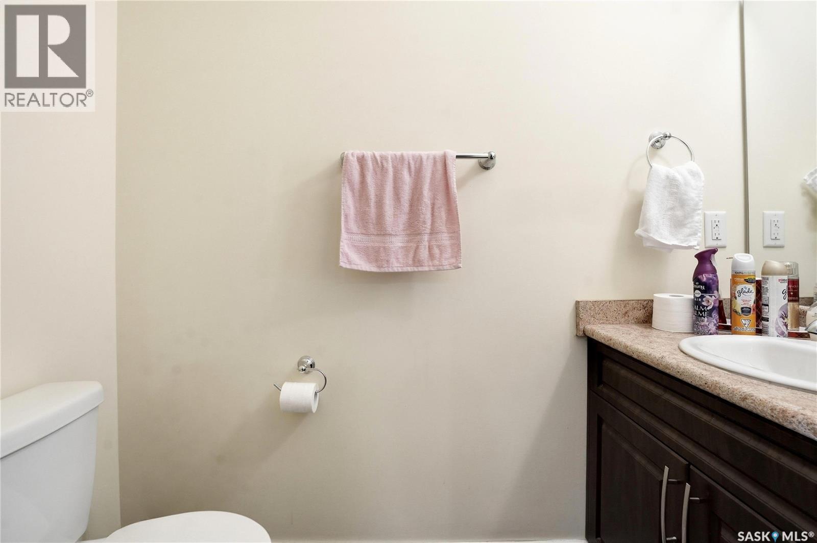 4 3960 7Th Avenue E, Regina, SK - Indoor Photo Showing Bathroom