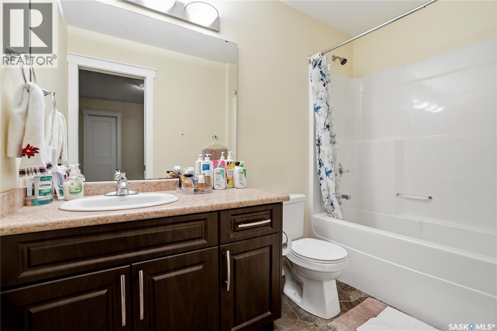 4 3960 7Th Avenue E, Regina, SK - Indoor Photo Showing Bathroom