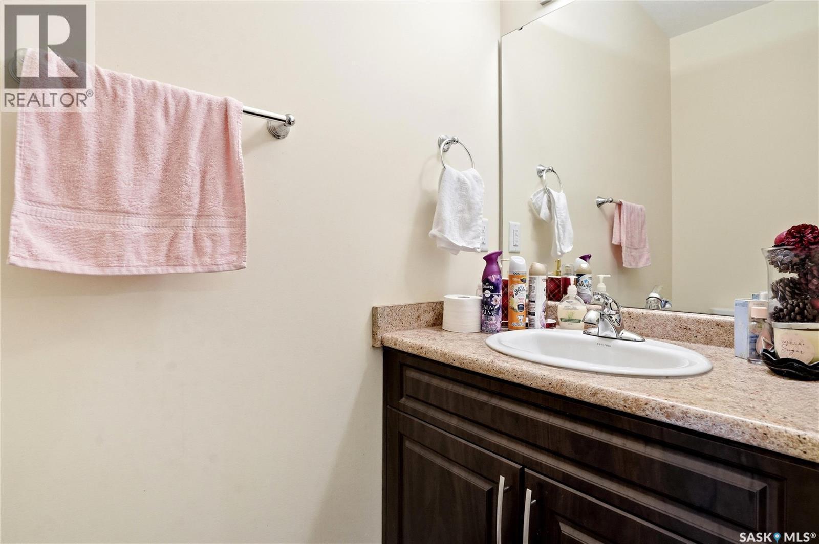 4 3960 7Th Avenue E, Regina, SK - Indoor Photo Showing Bathroom
