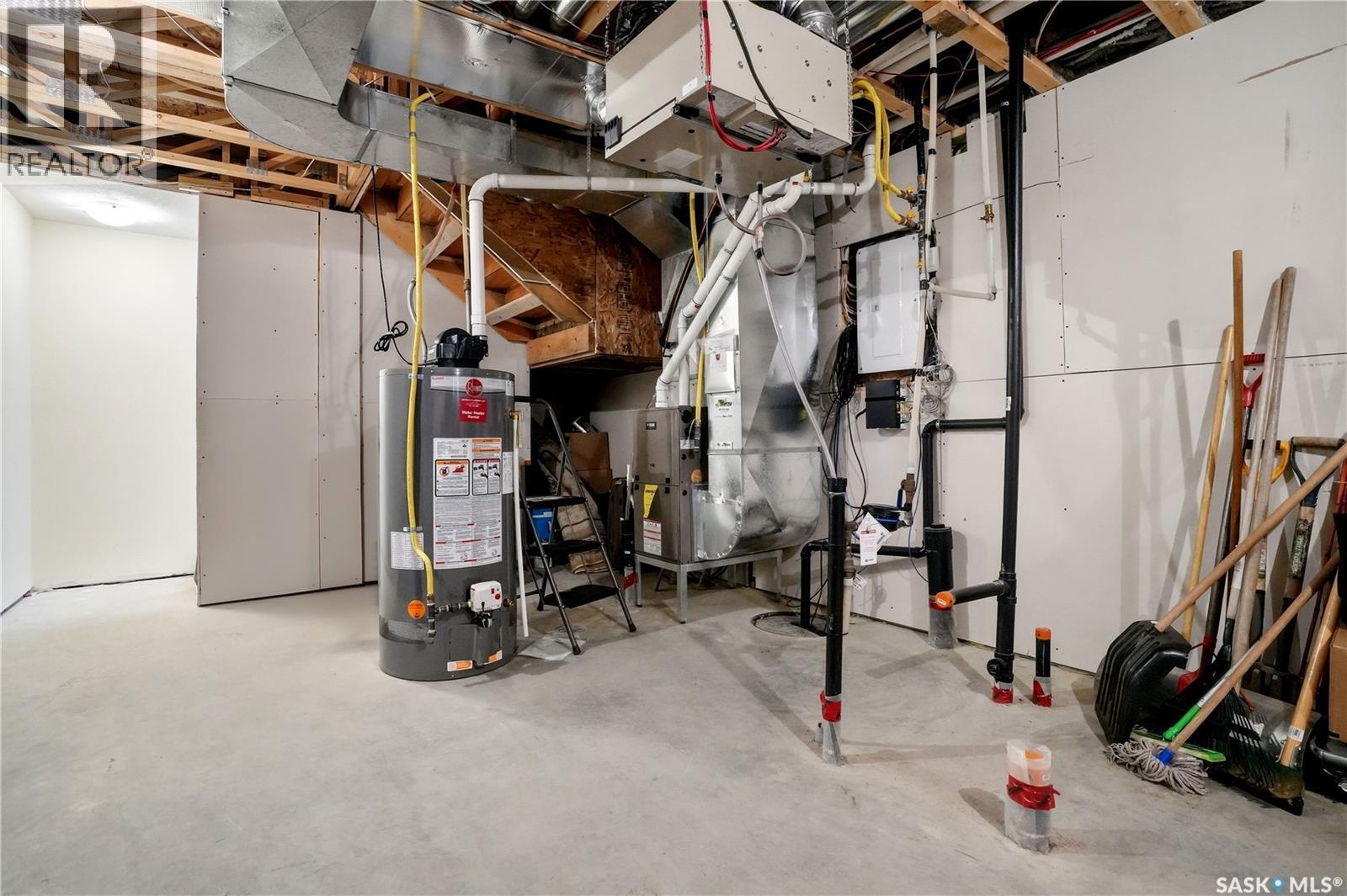 4 3960 7Th Avenue E, Regina, SK - Indoor Photo Showing Basement