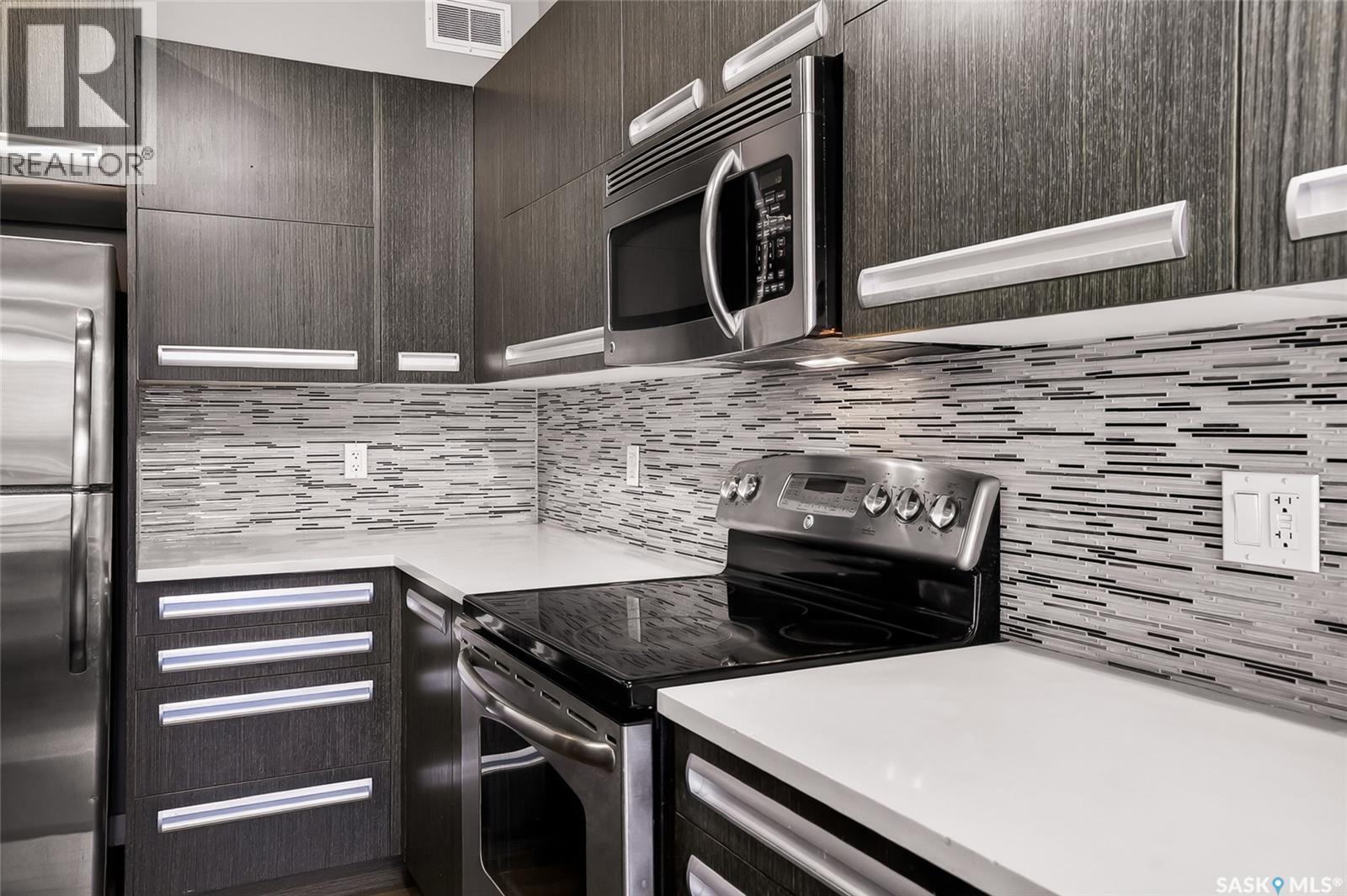 934 Stonebridge Common, Saskatoon, SK - Indoor Photo Showing Kitchen With Upgraded Kitchen