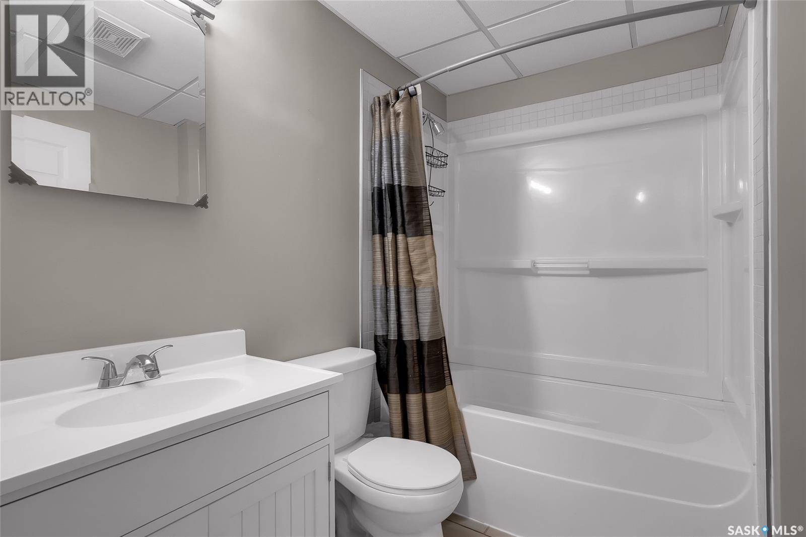 934 Stonebridge Common, Saskatoon, SK - Indoor Photo Showing Bathroom